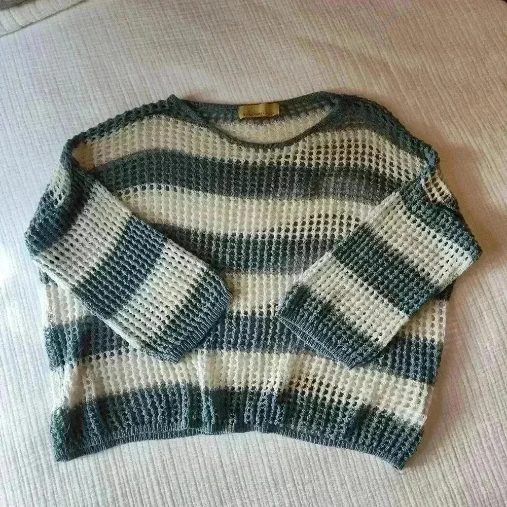 how.very.loved Crochet knit blue + white striped pullover sweater | Size S/M